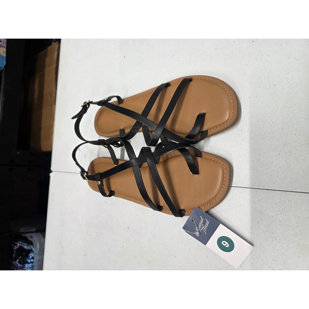 Universal Thread Womens Black Strappy Gladiator Sandals Toe Loop Size 9 NEW